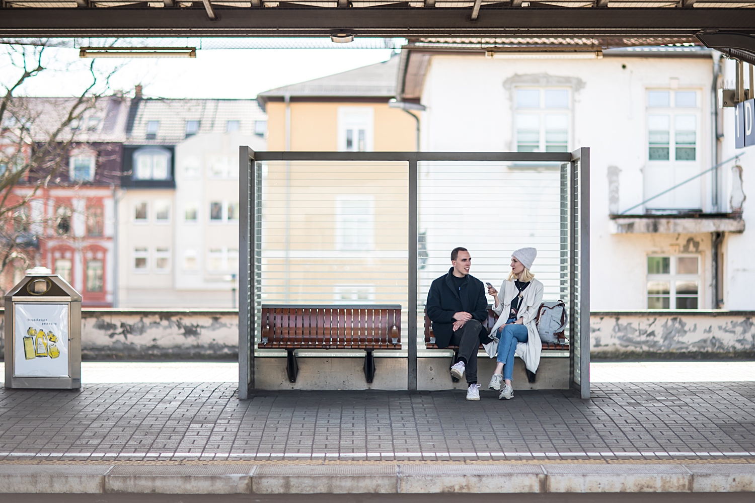 Ein Zuginterview am Bahnhof II